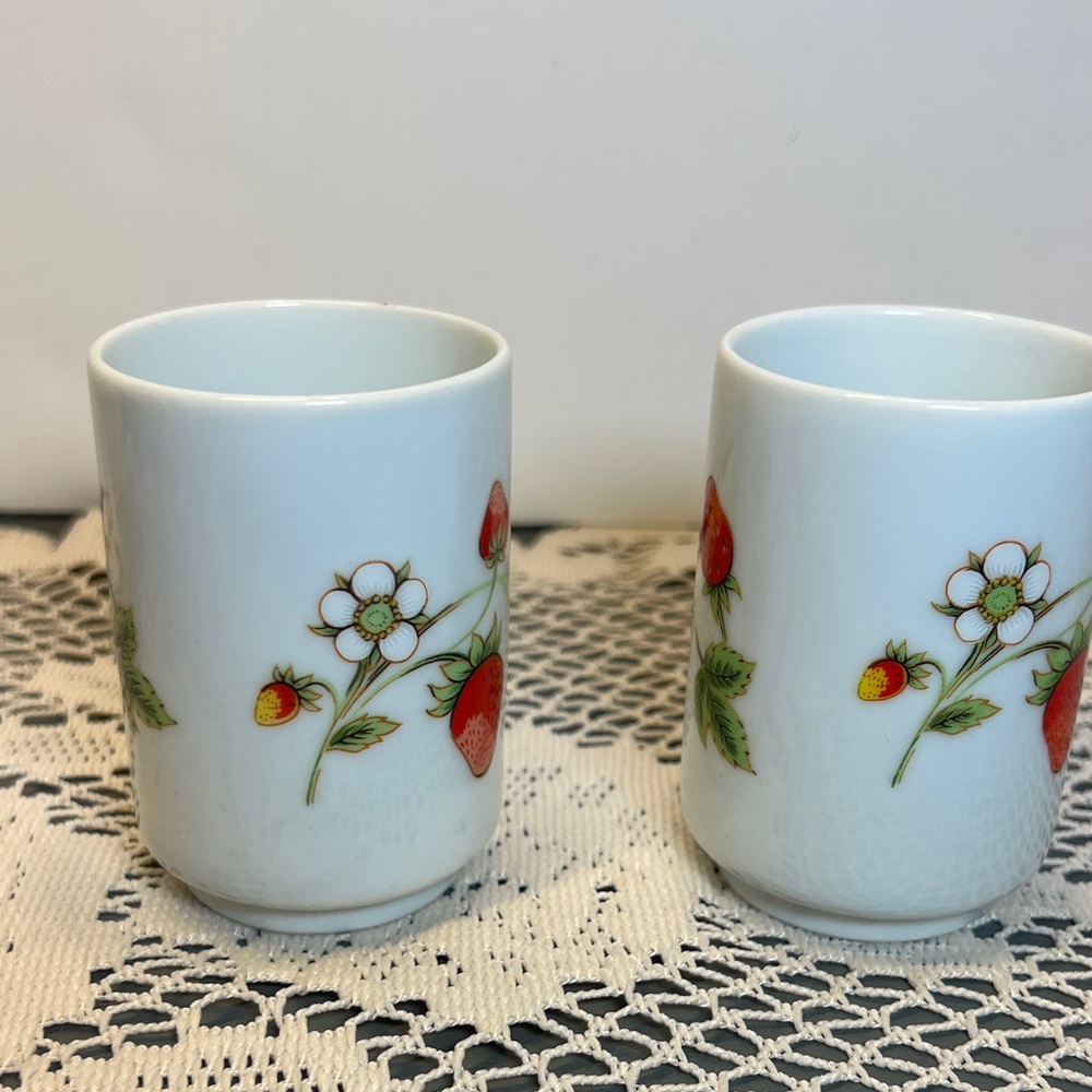 Strawberry Breakfast Anchor Hocking Strawberries Mug and OMC Strawberry Juice - Picture 8 of 14